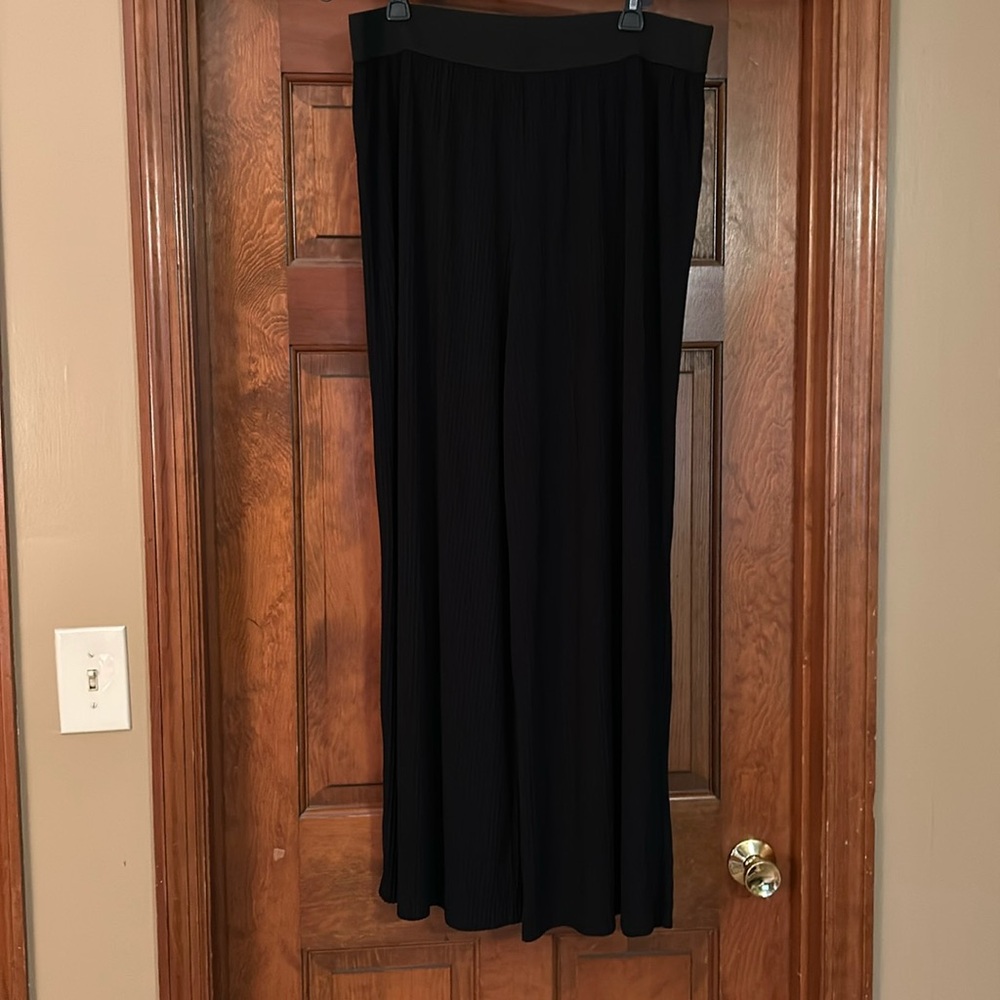 Black Alfanti acordian pleated wide leg flowy pants great for pairing with a top